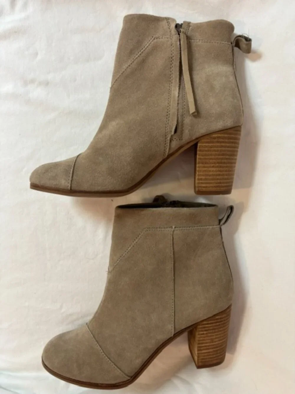 NWOT Toms Lunata Desert Tan Suede Block Heel Ankle Bootie Women's Size 8.5